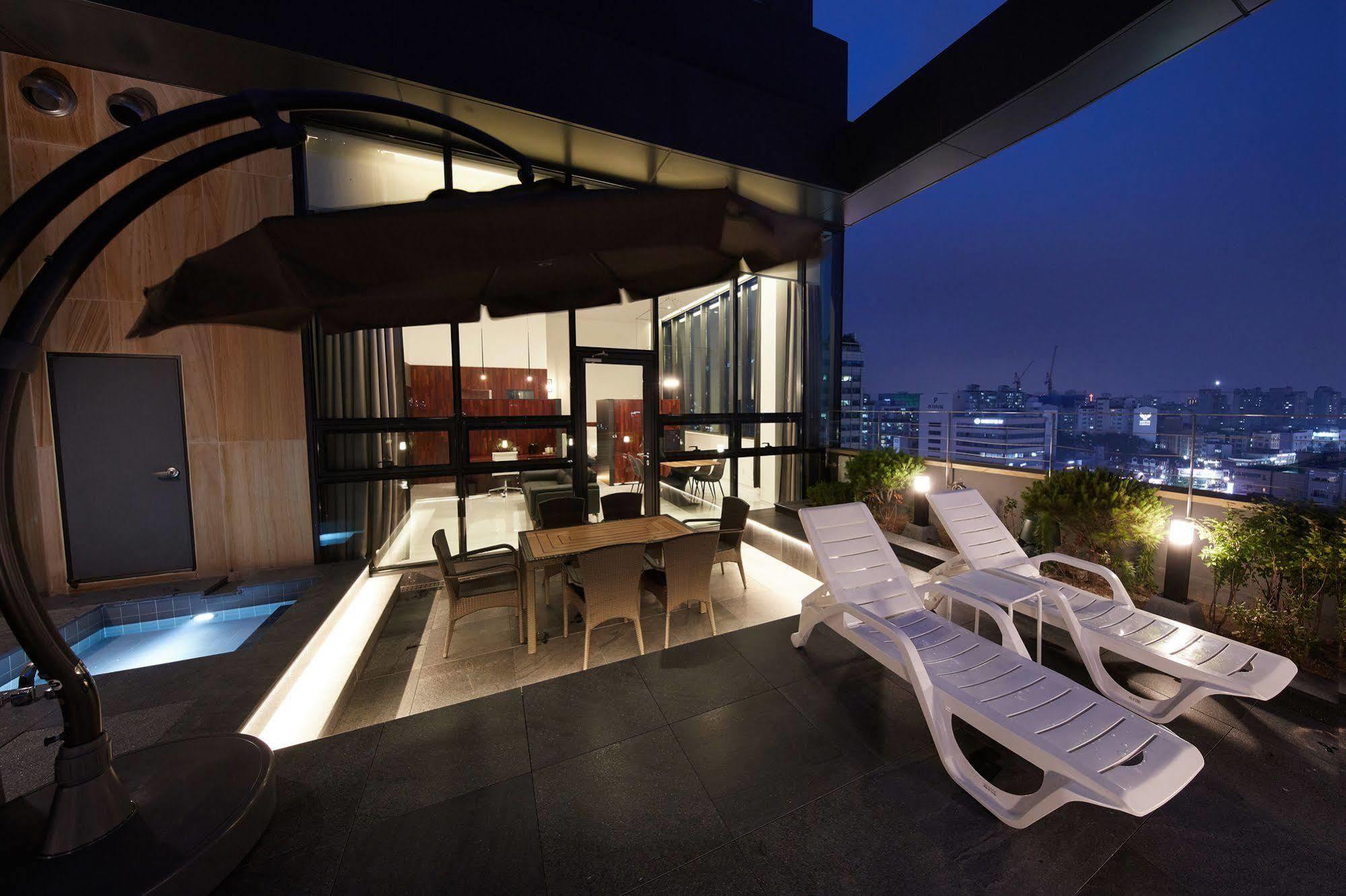 Standard Hotel Seoul Exterior photo