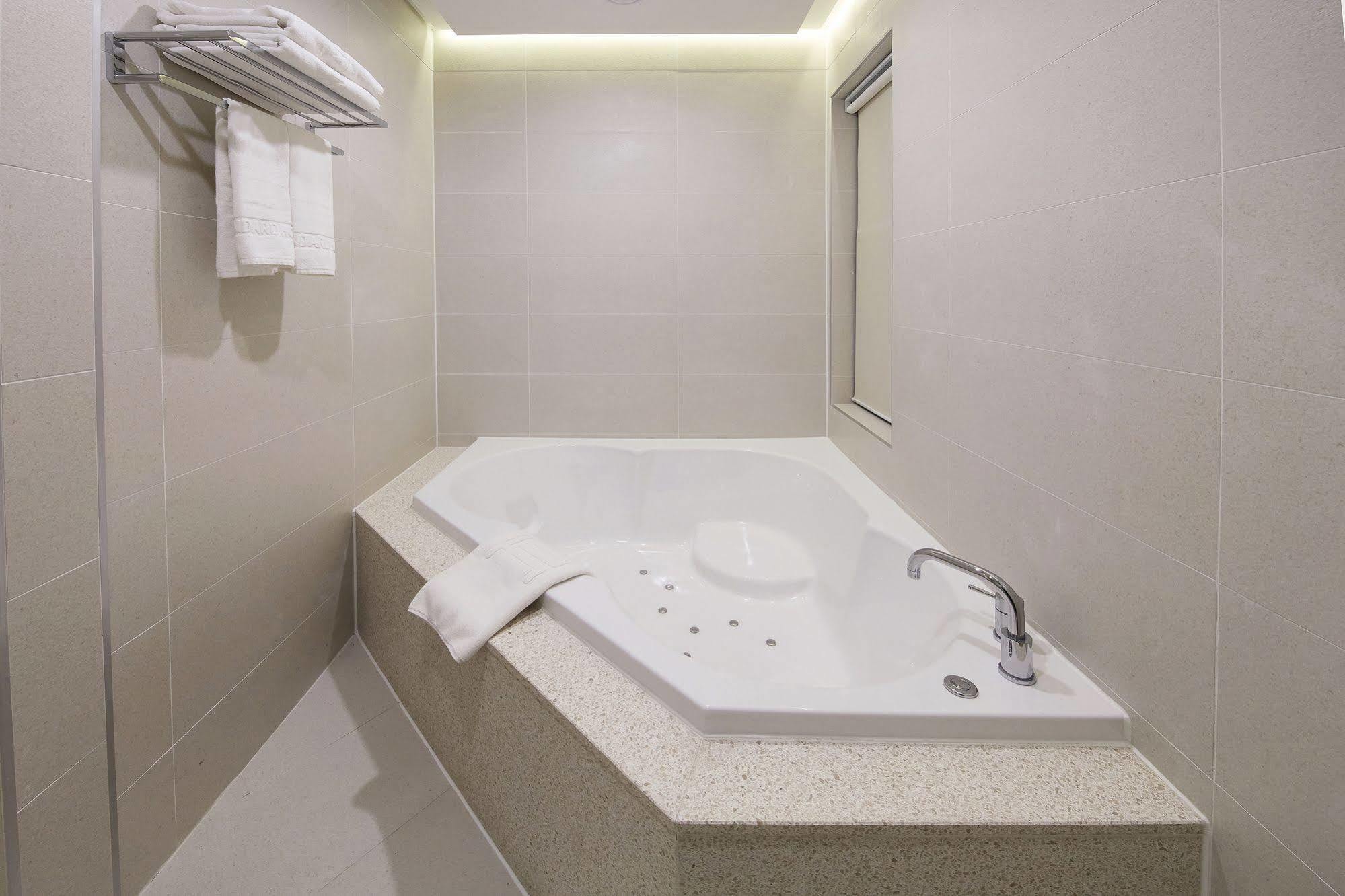 Standard Hotel Seoul Exterior photo