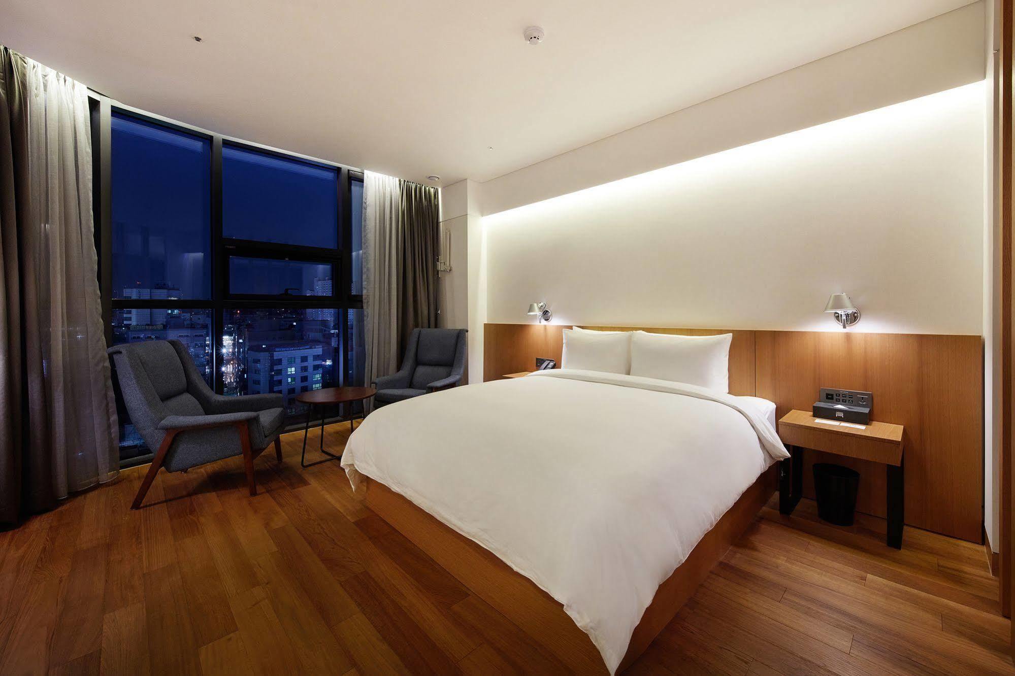 Standard Hotel Seoul Exterior photo