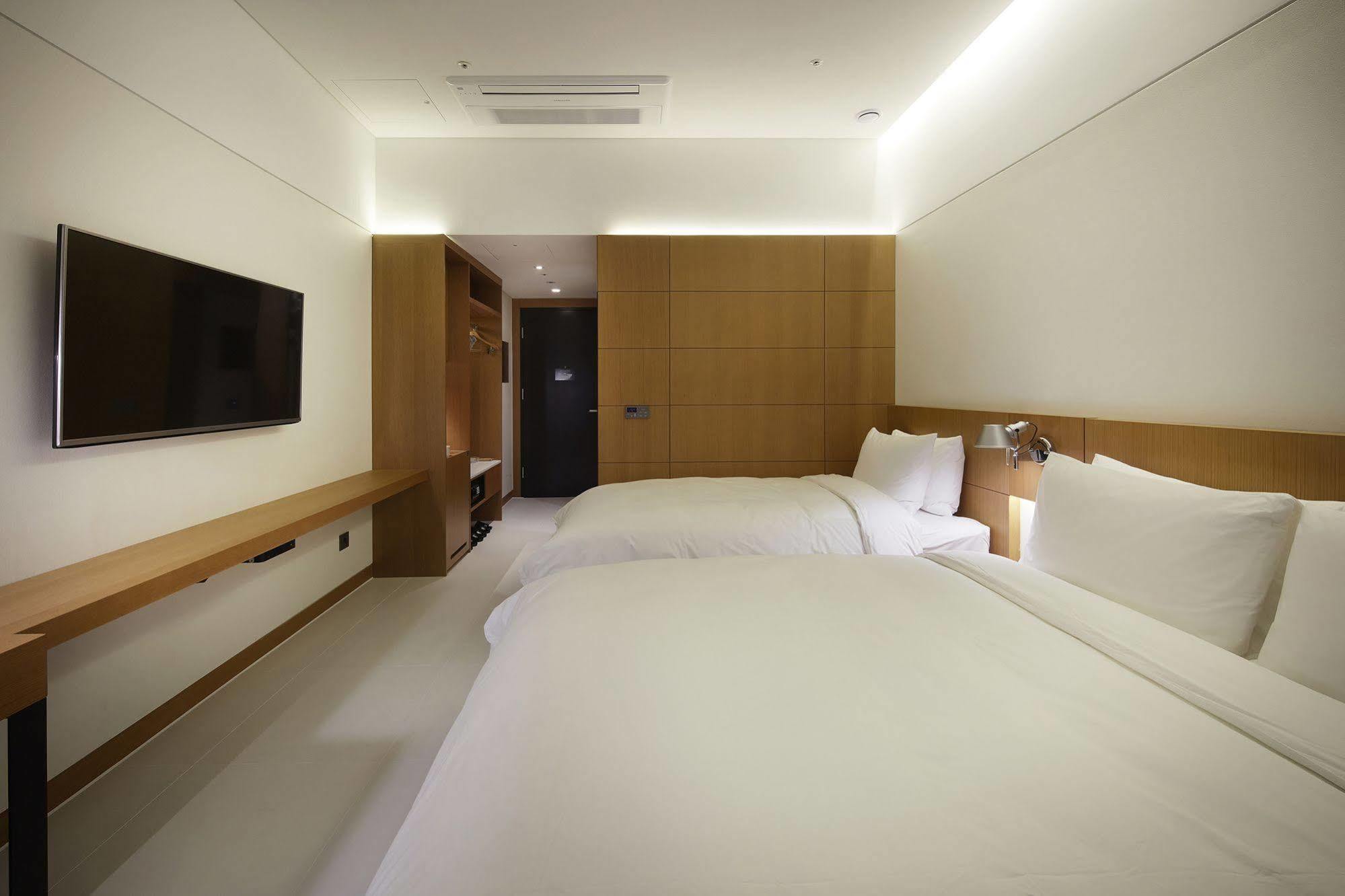 Standard Hotel Seoul Exterior photo