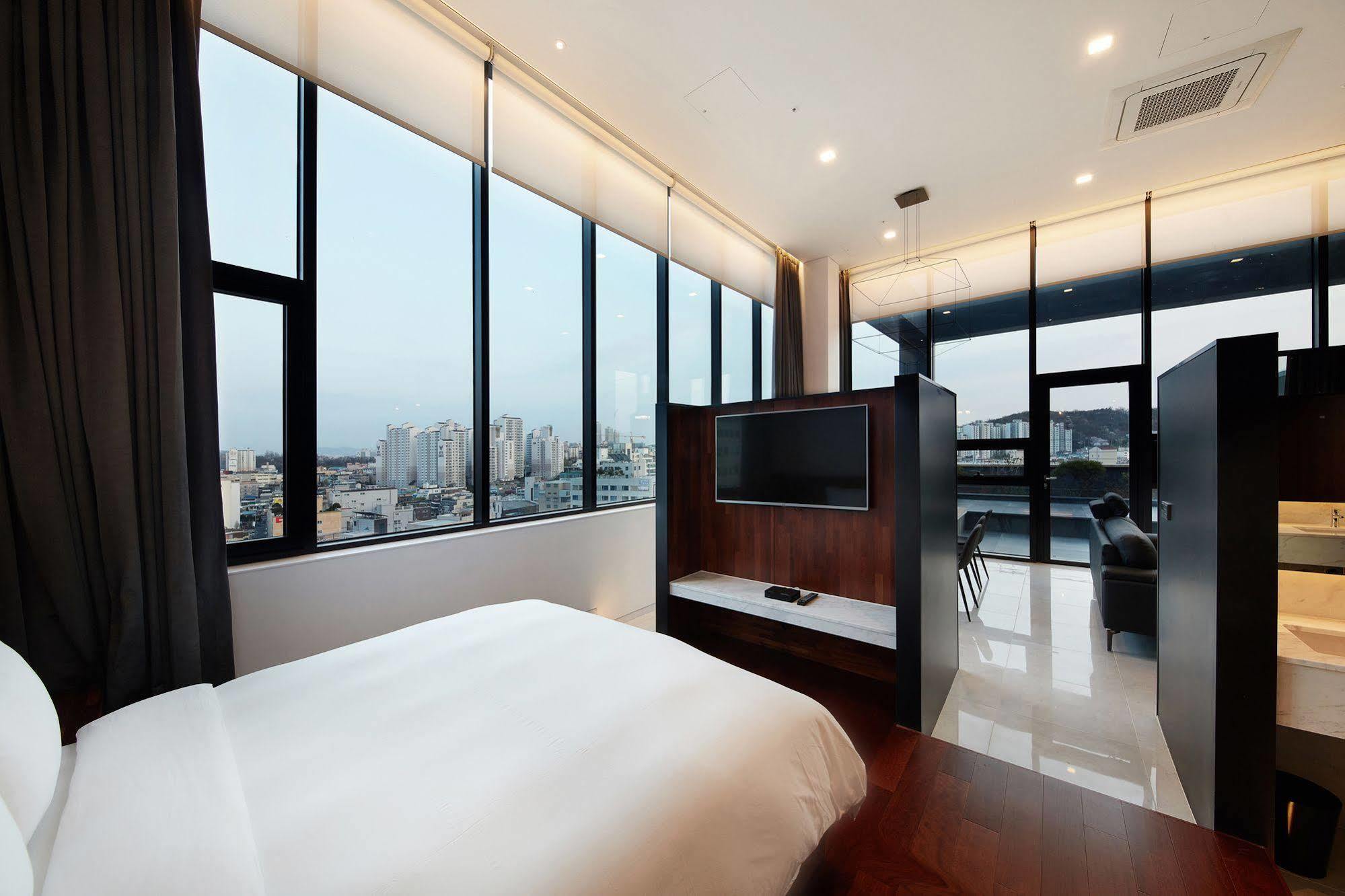 Standard Hotel Seoul Exterior photo