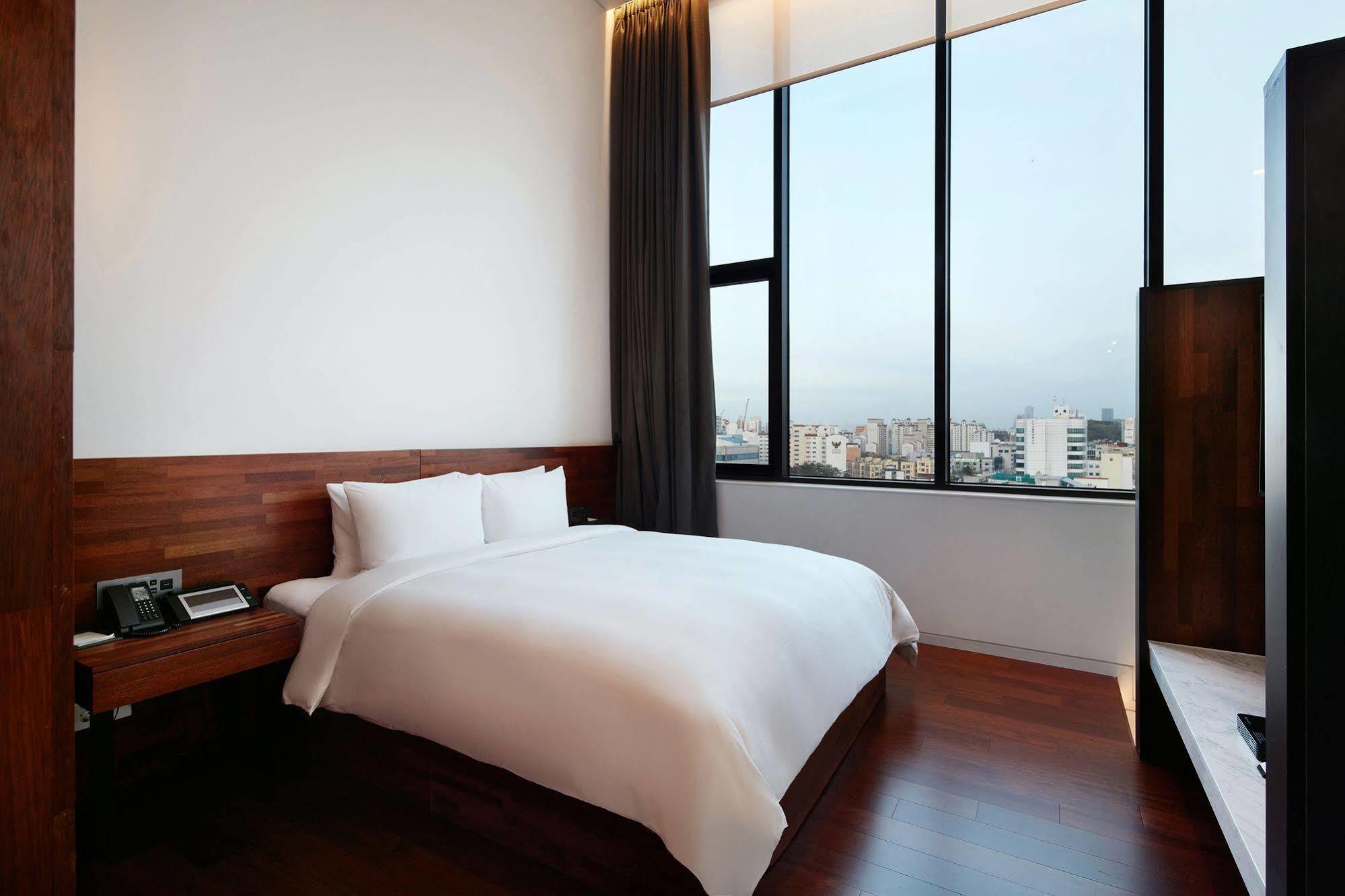 Standard Hotel Seoul Exterior photo